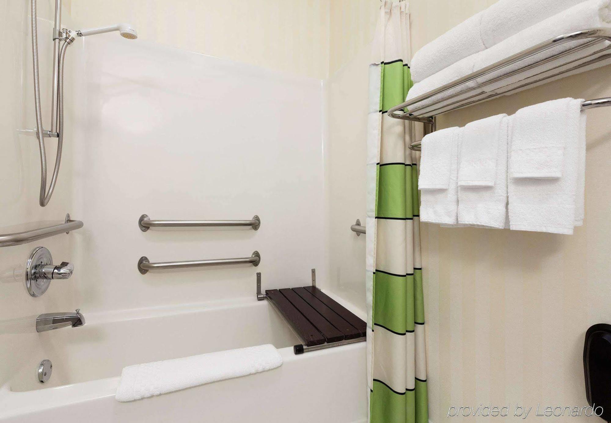 Fairfield Inn & Suites By Marriott Куинси Экстерьер фото