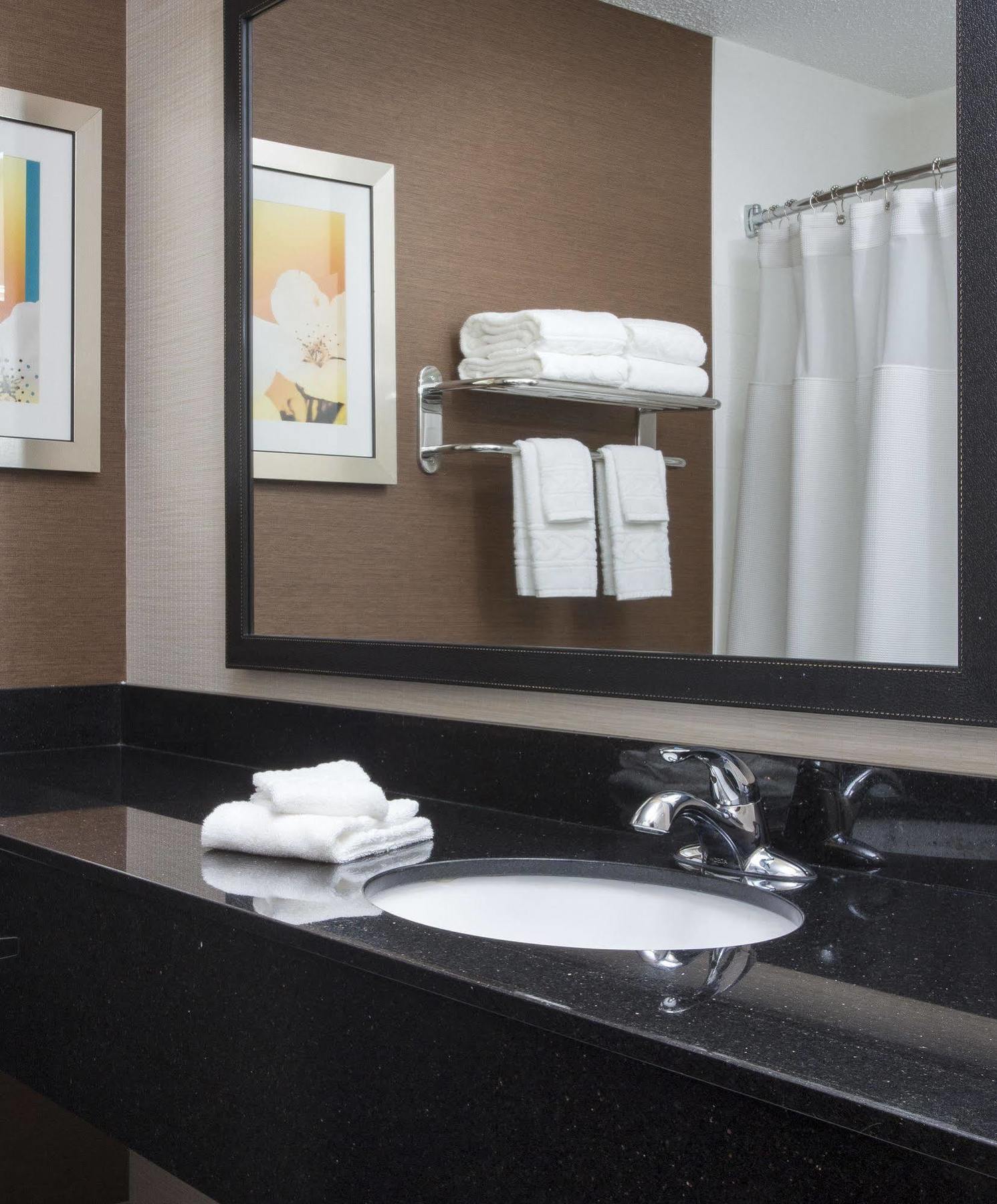 Fairfield Inn & Suites By Marriott Куинси Экстерьер фото
