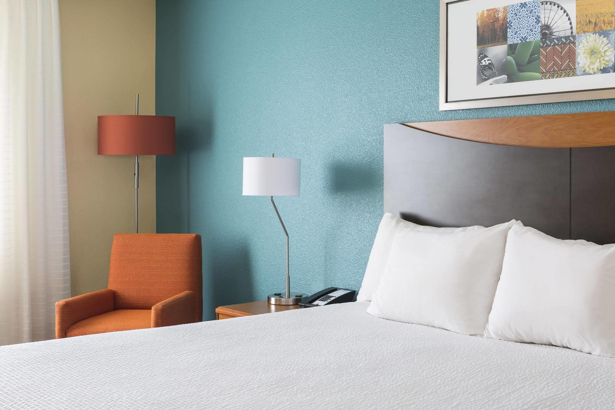 Fairfield Inn & Suites By Marriott Куинси Экстерьер фото